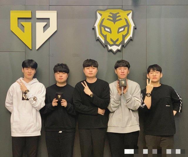 测他将选择 测他将选择