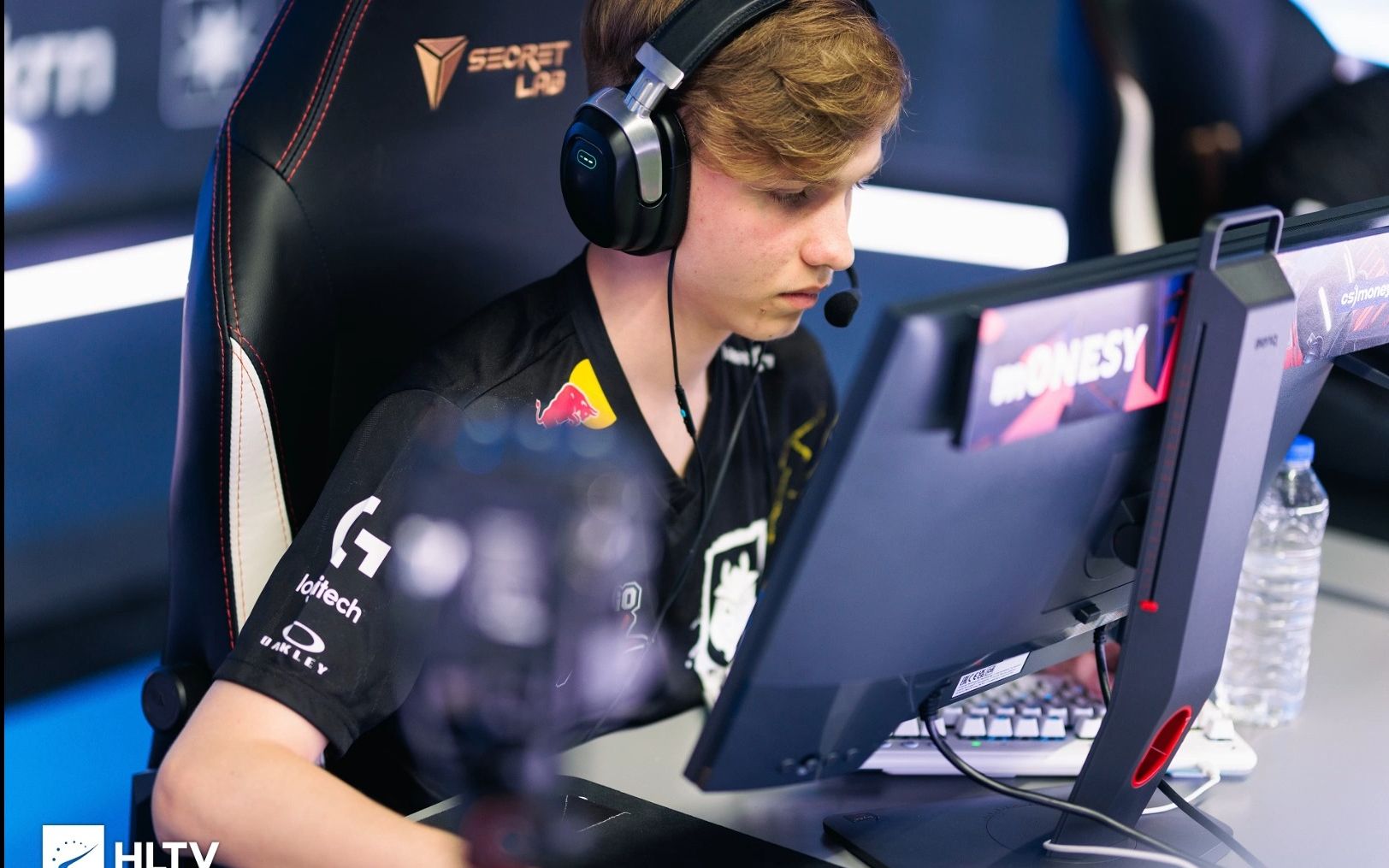 他多次与世 他多次与世