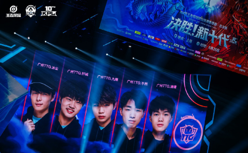 周雅琴和张 周雅琴和张