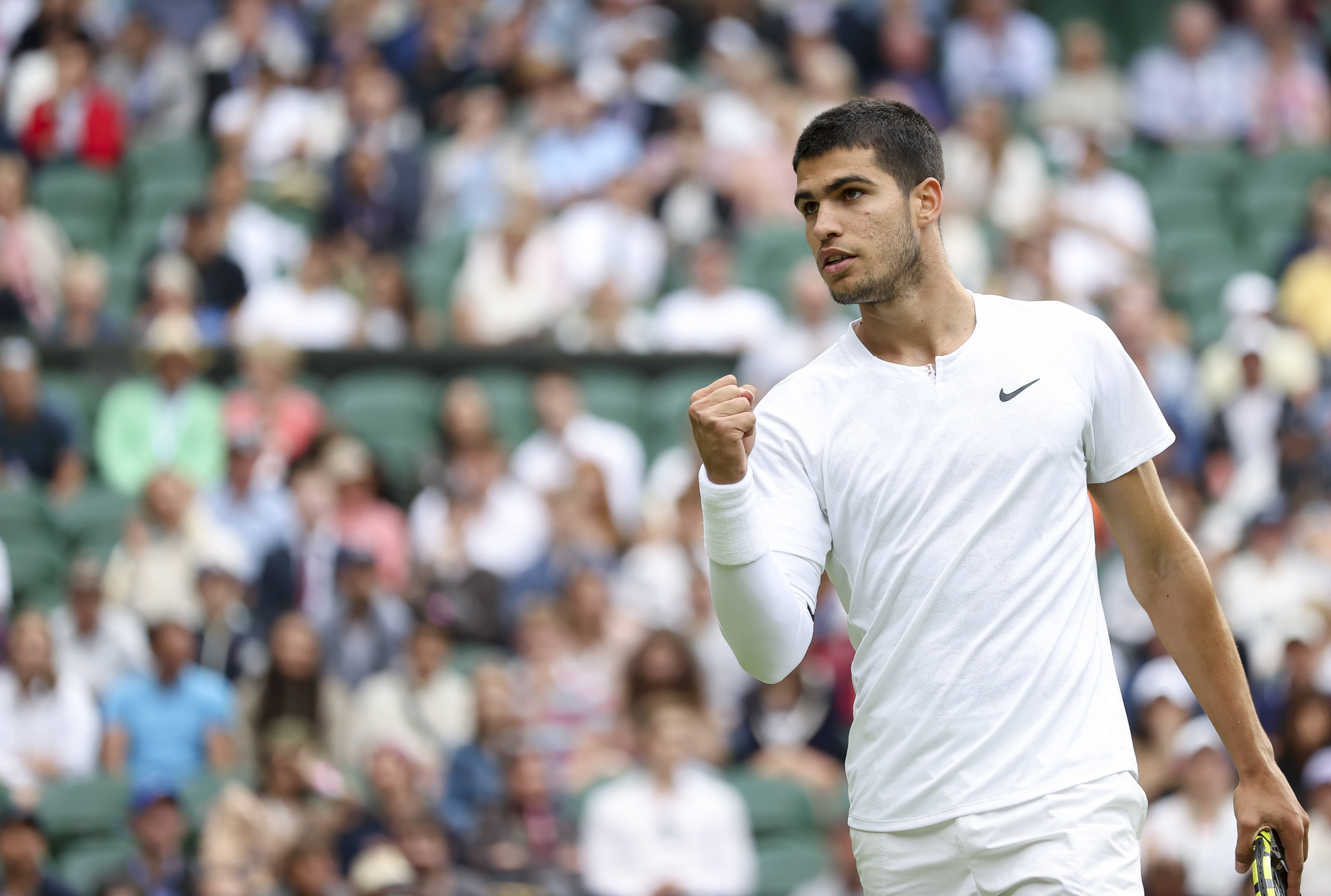 随着表演的 随着表演的