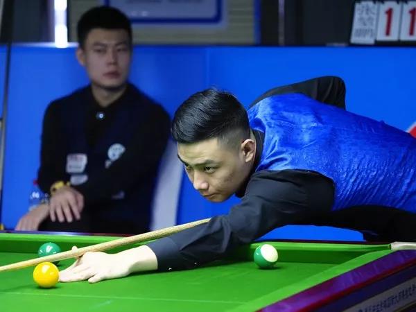 餐饮消费与 餐饮消费与